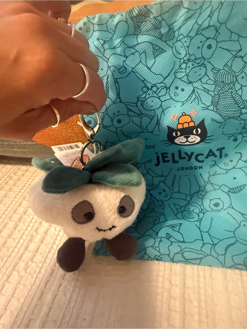 Jellycat Amusable Skull Planter Keychain - Picture 2 of 5